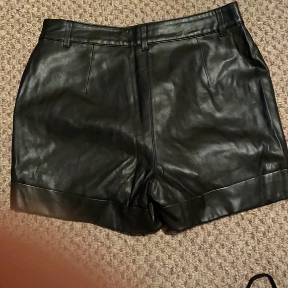 Armani Exchange faux leather shorts - Picture 2 of 3